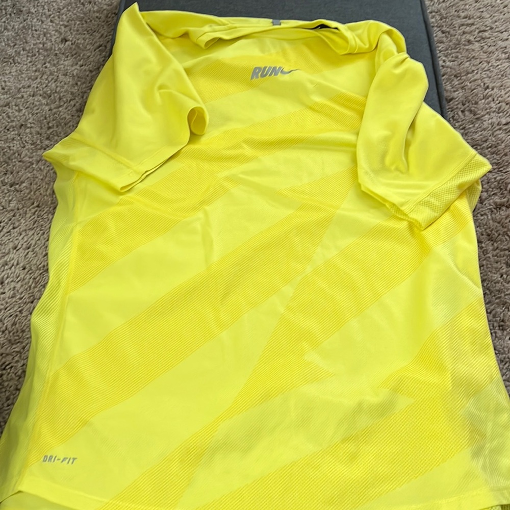 Yellow “run” Nike dri-fit.